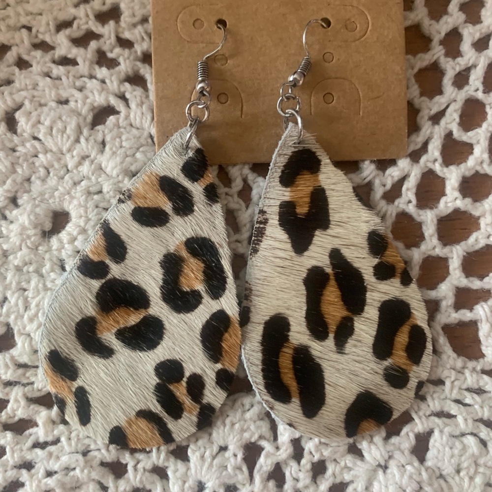 ⚡️Flash Sale⚡️Leopard Print Earrings Lightweight & Fun!